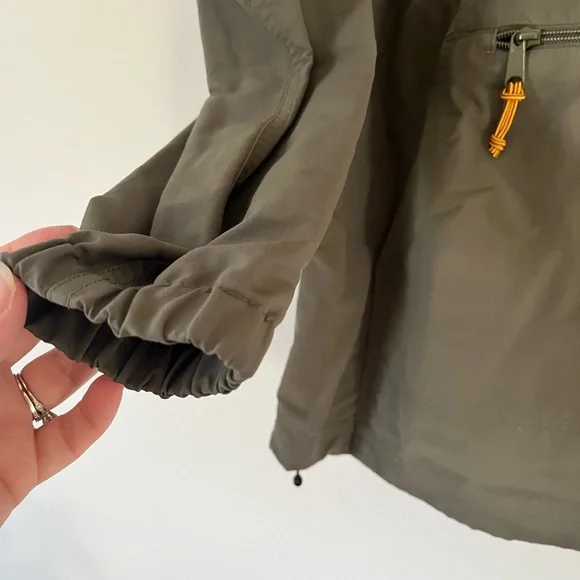 L.L.Bean Olive Green Hooded Rain Jacket - Picture 4 of 6